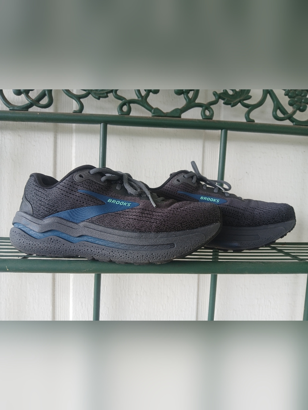 Brooks Ghost Max 2 Mens 7.5 Wide